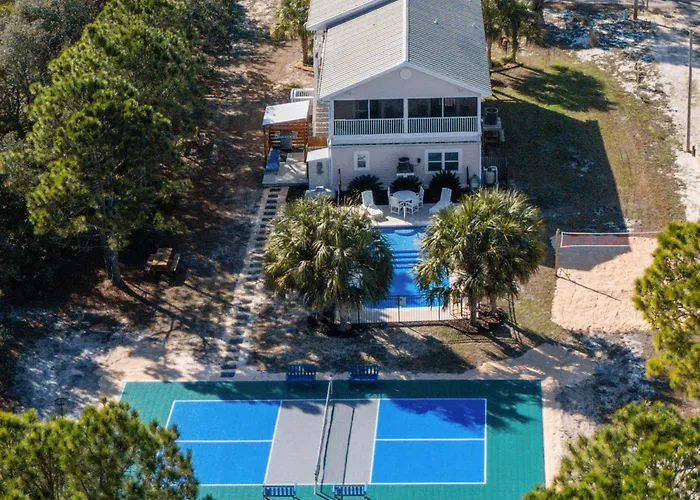 Our Serenity Now With Private Pickleball & Pool Holiday home *