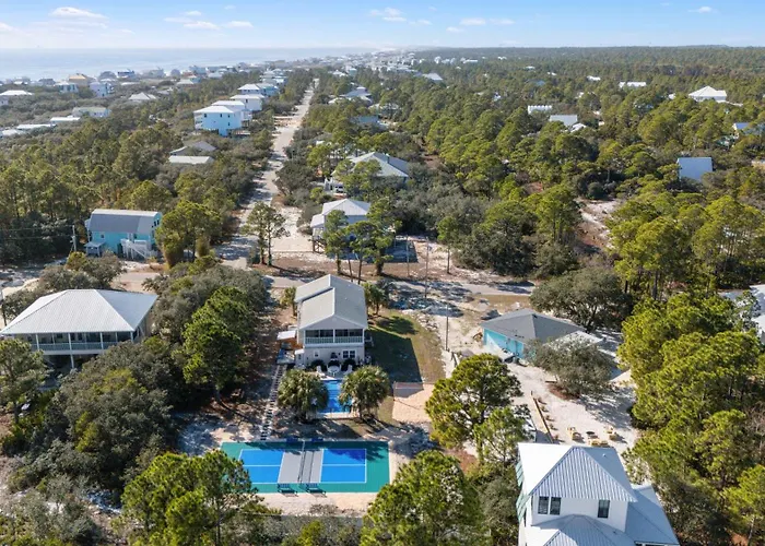 Our Serenity Now With Private Pickleball & Pool Holiday home