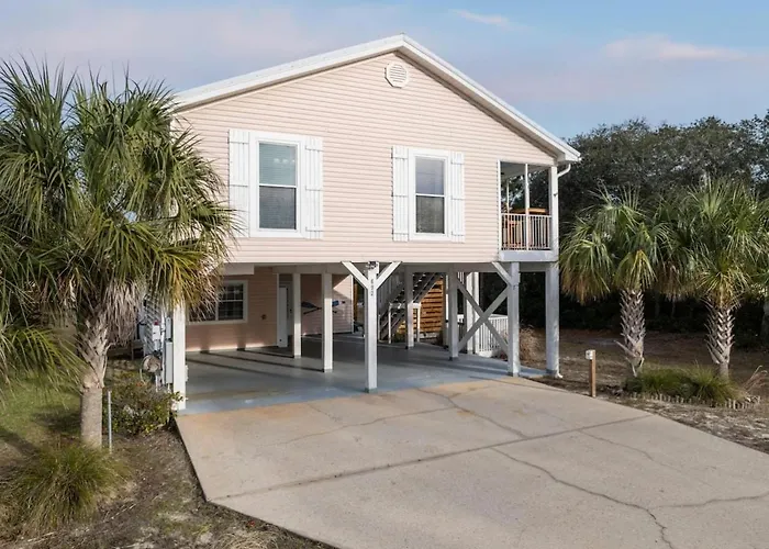 Our Serenity Now With Private Pickleball & Pool Holiday home