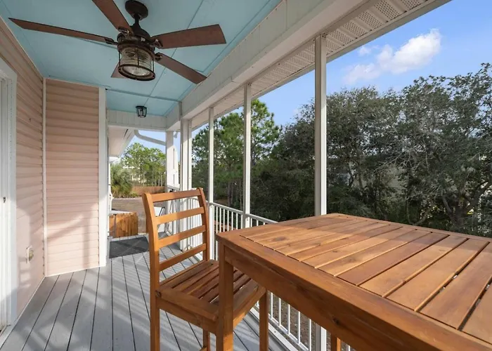Our Serenity Now With Private Pickleball & Pool Holiday home