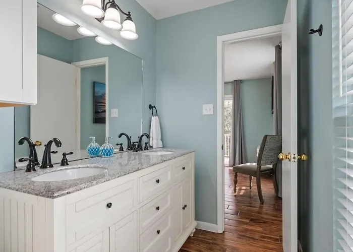 Our Serenity Now With Private Pickleball & Pool Holiday home Gulf Shores