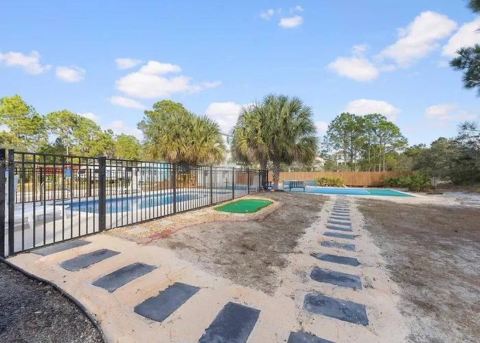 Our Serenity Now With Private Pickleball & Pool *